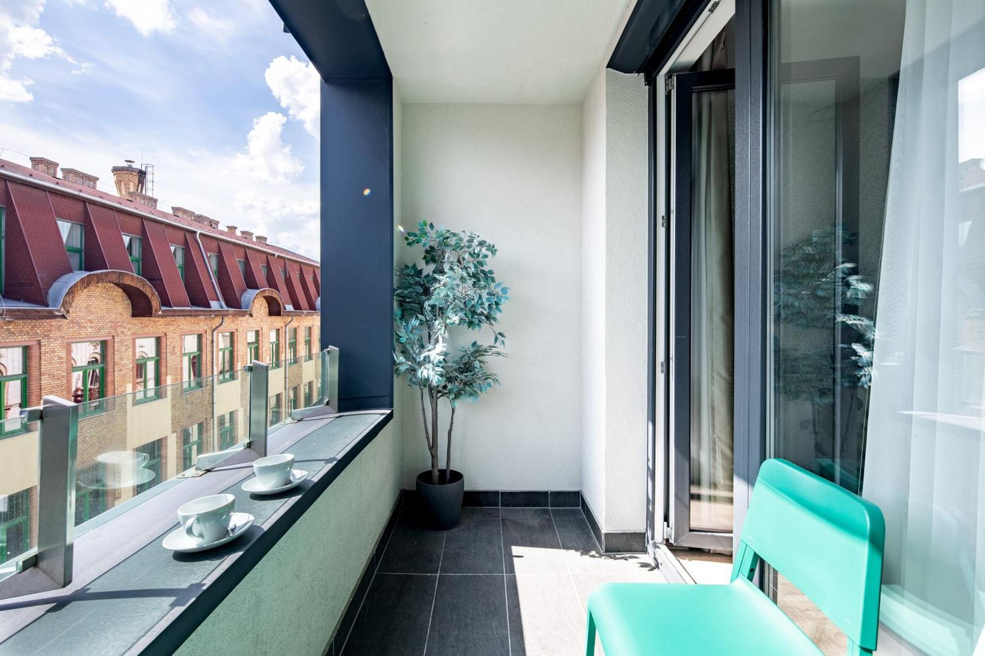 Апартаменти Very - Balcony - Free Parking Будапешт